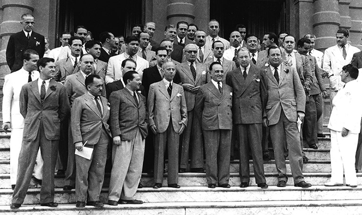 Memorial da Democracia - Aprovada a divisão regional do Brasil