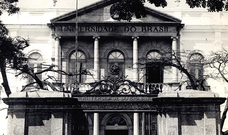 e Universidade no Brasil