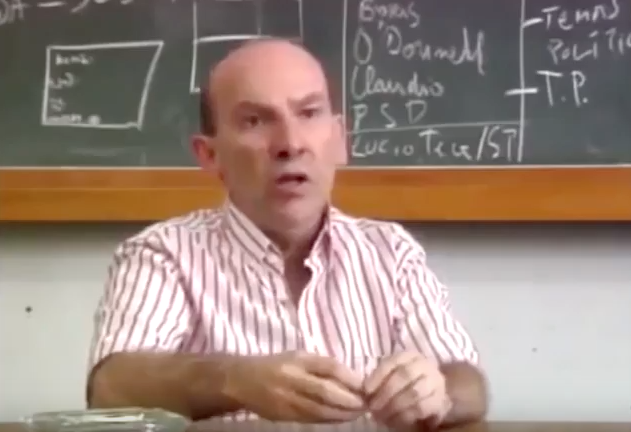   B&oacute;ris Fausto fala sobre Get&uacute;lio Vargas e a fraude eleitoral.&nbsp;Trecho do document&aacute;rio &quot;1930: Tempo de Revolu&ccedil;&atilde;o&quot; (1990), de Eduardo Escorel