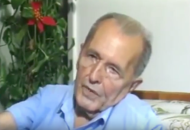   Lu&iacute;s Carlos Prestes fala sobre seu manifesto contra a revolu&ccedil;&atilde;o de 1930.&nbsp;Trecho do document&aacute;rio &quot;1930: Tempo de Revolu&ccedil;&atilde;o&quot; (1990), de Eduardo Escorel