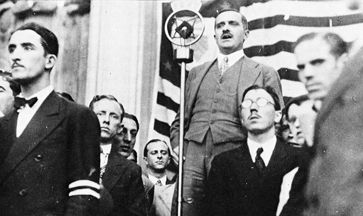  <strong> Valdemar Ferreira, do Partido Democrático, discursa</strong> no comício da Frente Única Paulista, em 24 de fevereiro de 1932