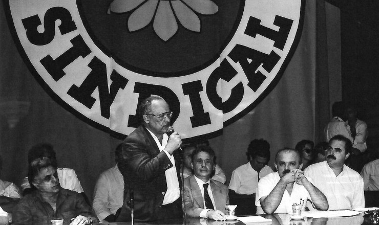  <strong> Políticos e sindicalistas</strong> prestigiam a criação da Força: Rubens Romano, Brandão Monteiro (PDT), Fernando Henrique Cardoso (PSDB), Luiz Antônio de Medeiros, Arnaldo Jardim (PMDB), Melquíades Araújo e José Ibrahim (da esq. para a dir.)   