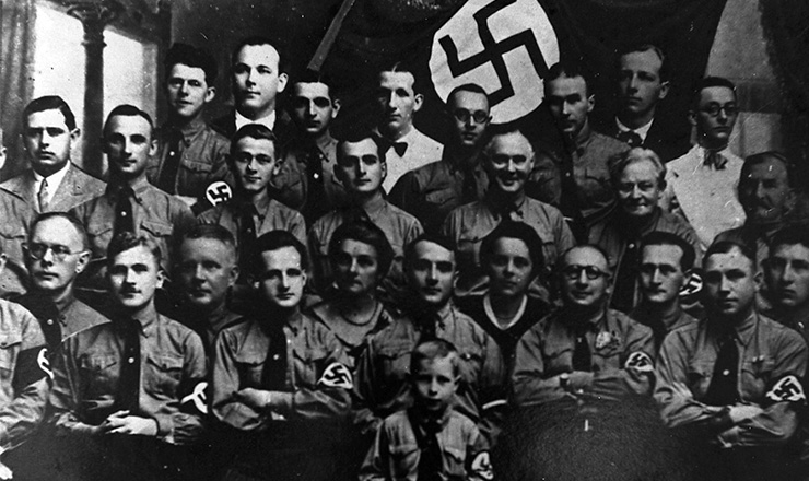  <strong> Brasileiros adeptos do nazismo </strong> reúnem-se em Florianópolis no final dos anos de 1930      