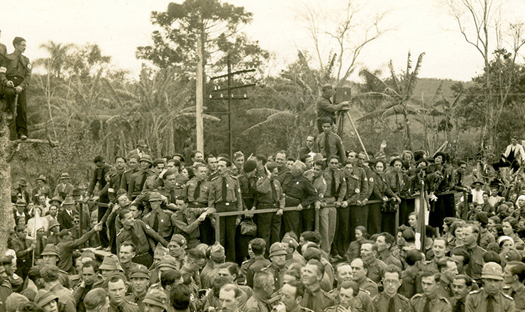  <strong> Concentração em Blumenau</strong>  (SC) marca o terceiro aniversário da Ação Integralista Brasileira, em outubro de 1935         