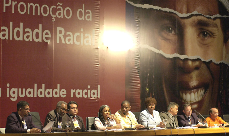  <strong> Debate sobre identidade nacional, </strong> política e legislação para superação do racismo, durante a 1ª Conapir, em Brasília   