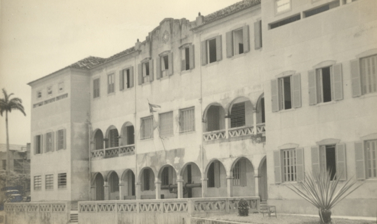       <strong> Sede da Escola Superior de Guerra</strong> na Urca (Rio de Janeiro)