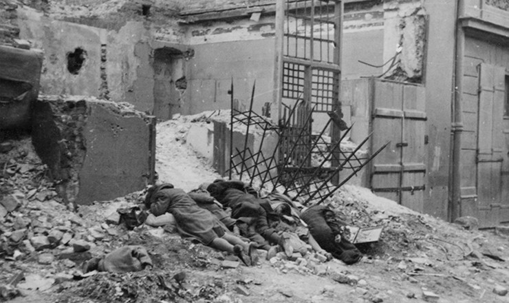  <strong> Combatentes do gueto</strong> de Varsóvia fuzilados pelos alemães 