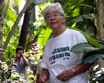 Irmã Dorothy Stang é morta a tiros no PA