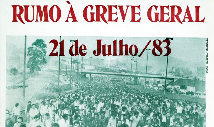  <strong> Cartaz do Sindicato dos Bancários</strong> de São Paulo chamando à greve geral
