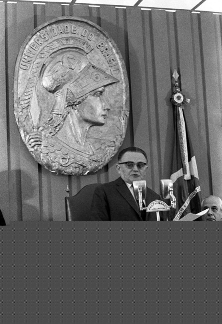  <strong> Castelo Branco discursa</strong> na solenidade de abertura do ano letivo na Universidade do Brasil