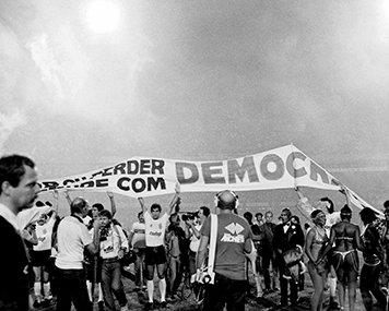 Democracia entra em campo no Timão