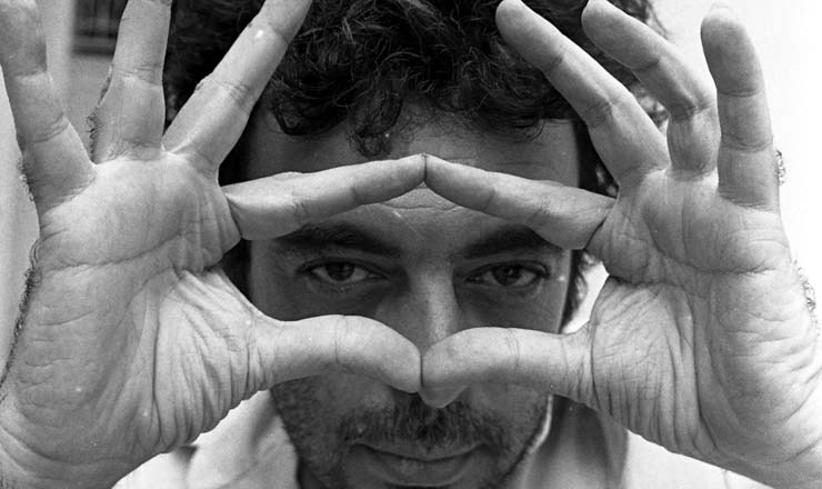  <strong> Glauber Rocha,</strong> expoente do Cinema Novo, diretor de "Deus e o Diabo na Terra do Sol"<br />  