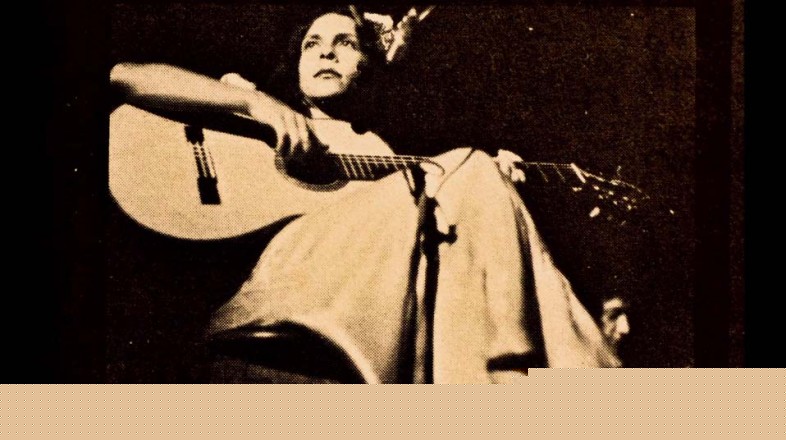  <strong> Gal Costa</strong> em imagem da contracapa do disco do show gravado ao vivo