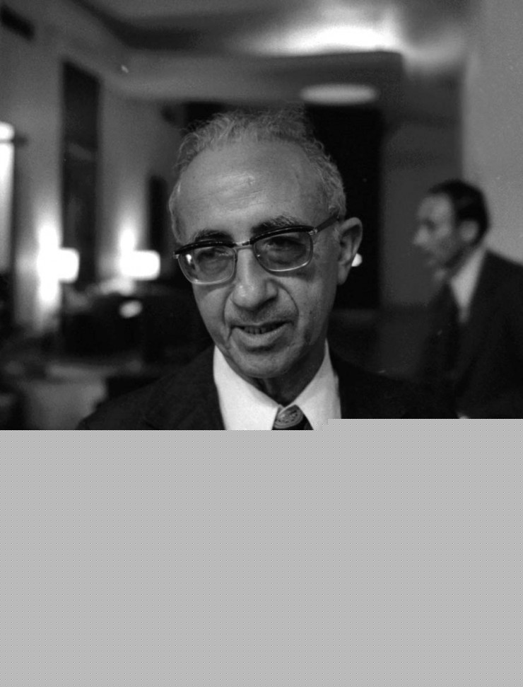  <strong> “Ao rei, tudo; menos a honra”:</strong> o presidente da Comissão de Constituição e Justiça, Djalma Marinho (Arena), se recusa a acatar o governo e cita Calderón de La Barca