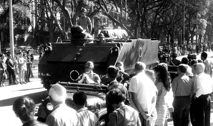  <strong> Ataúde de Castelo Branco</strong> é levado em caminhão do Exército ao Cemitério São João Batista, no Rio de Janeiro      