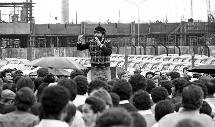  <strong> Greve 1981</strong> – Luiz Inácio da Silva, o Lula, discursa para trabalhadores da Volkswagen