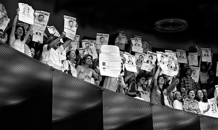  <strong> Manifestantes nas galerias</strong> da Câmara dos Deputados durante a votação da Lei de Anistia, em agosto de 1979