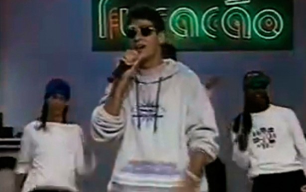  “Rap do Silva”, de Bob Rum: <em> “Era trabalhador, pegava o trem lotado</em>   <em> Tinha boa vizinhança, era considerado.</em>   <em> E todo mundo dizia que era um cara maneiro” </em>    