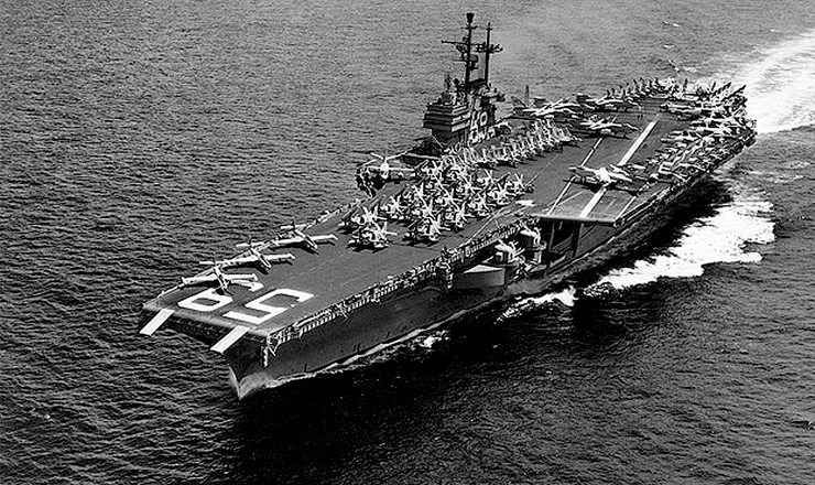  <strong> USS Forrestal, </strong> porta-aviões da Marinha norte-americana que integrava a frota da Operação Brother Sam