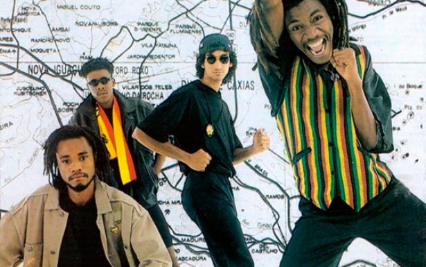  <strong> Falando da corrupção e das favelas cariocas</strong> , o <em> reggae</em> conquista a Baixada Fluminense. Já em 1991, o grupo Cidade Negra lança o álbum “Lute para viver” e se torna uma das bandas de referência do <em> reggae</em> brasileiro.