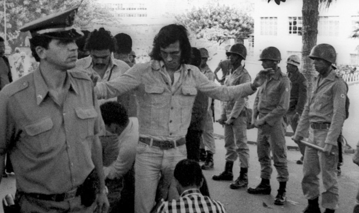  <strong> Polícia ocupa a UFMG,</strong> impedindo a realização do 3º Encontro Nacional de Estudantes   