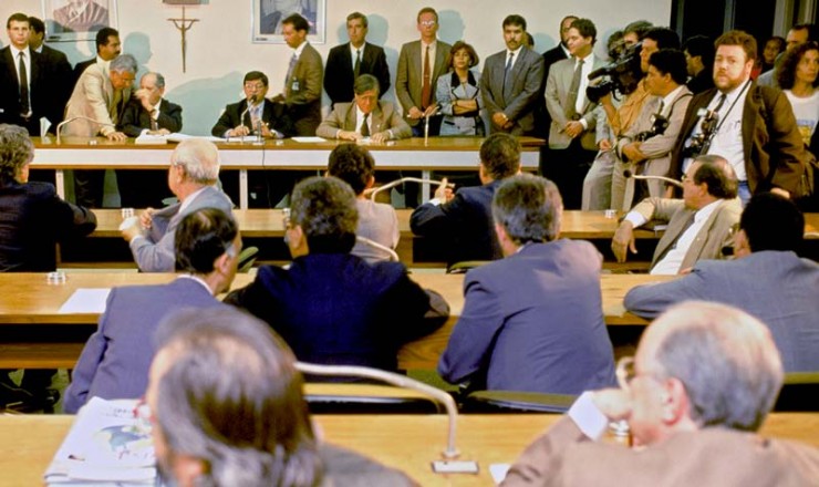  <strong> Sessão da CPI mista do Congresso</strong>  que apurou as denúncias de pagamento de propinas e desvio de recursos públicos em esquema comandado por PC Farias dentro do governo Collor
