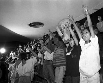 Jovens de 16 ganham direito de votar