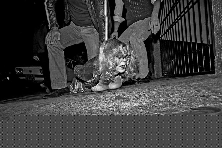  <strong> Policiais civis paulistas rendem</strong> e algemam travesti no centro de São Paulo