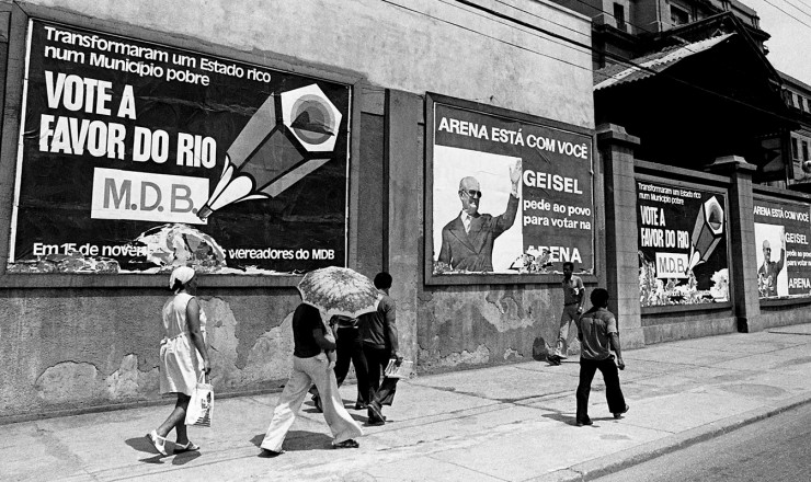  <strong> Outdoors de MDB e Arena</strong> durante a campanha eleitoral no Rio de Janeiro 