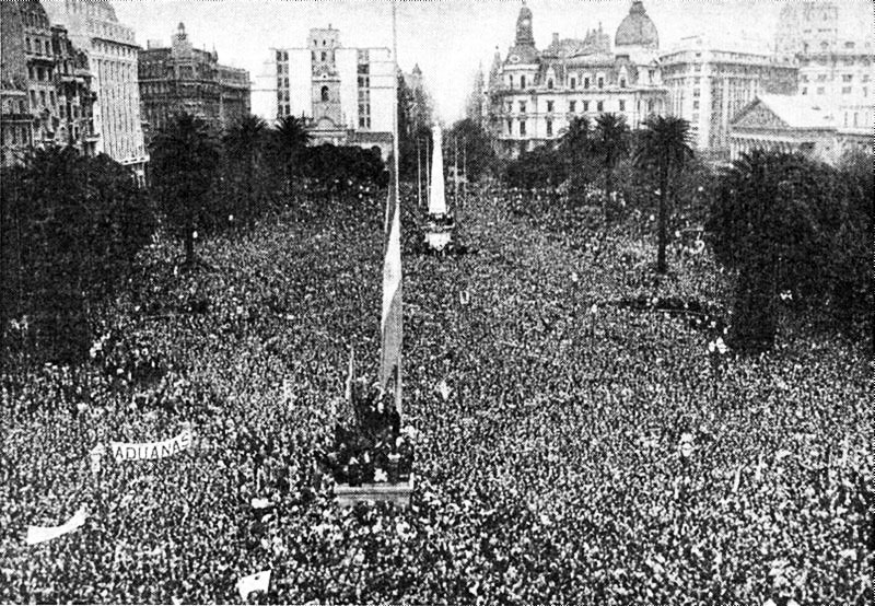 Manifestação convocada por Perón na Argentina