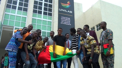 Alunos internacionais na inauguração da Unilab, em São Francisco do Conde. Foto: Divulgação