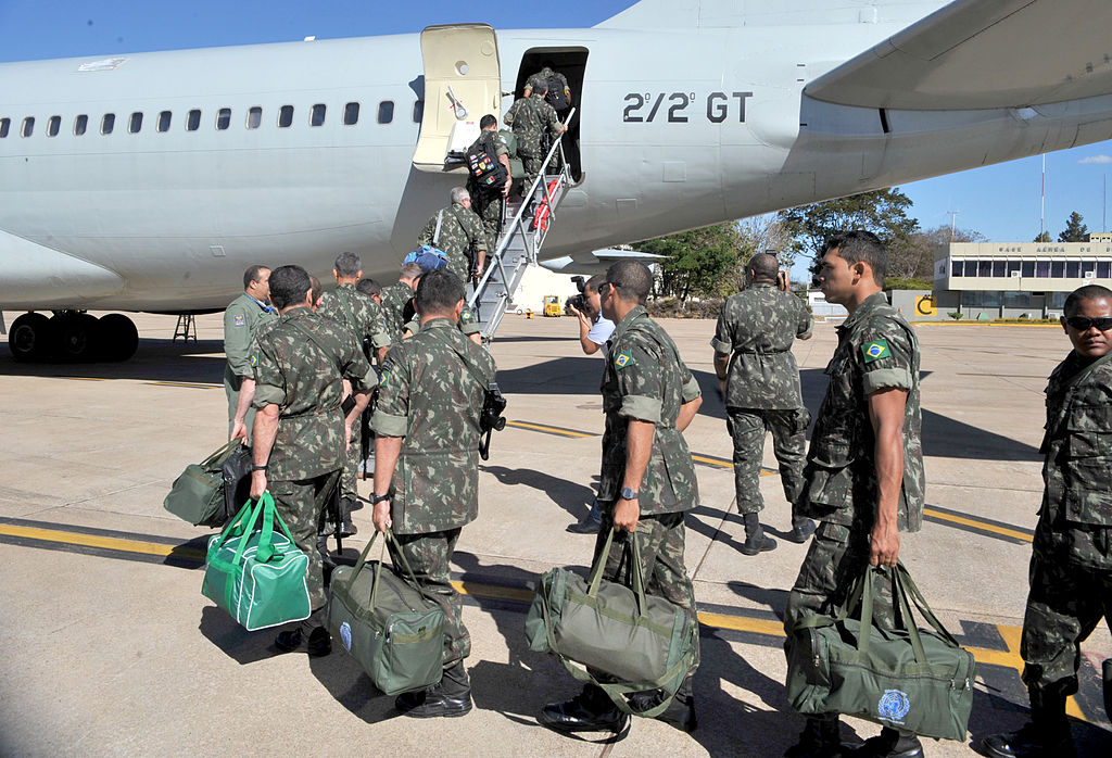 Militares brasileiros embarcam para o Haiti. (Foto: Valter Campanato/ABr)