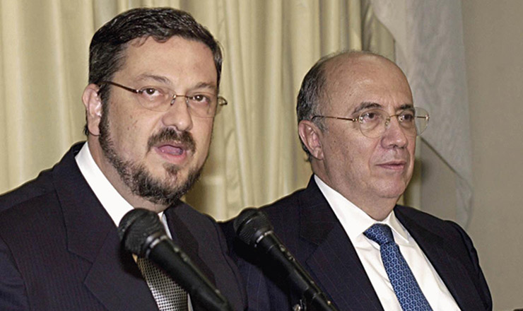  <strong> O ministro da Fazenda, Antonio Palocci,</strong> <strong> e o presidente do Banco Central, Henrique Meirelles: </strong> porta-vozes da política econômica do novo governo