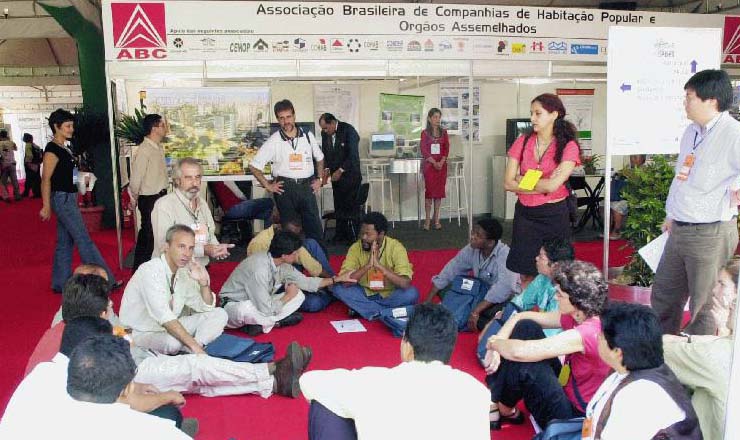  <strong> Habitação popular, mobilidade e saneamento movimentam </strong> as discussões na 1ª Conferência Nacional das Cidades