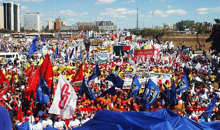  <strong> Manifestação contra</strong> a reforma da Previdência na Esplanada dos Ministérios, em Brasília