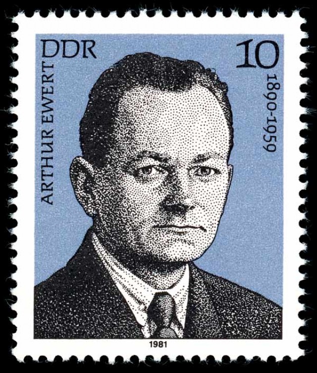   Arthur Ewert,  ex-deputado e ex-dirigente do Partido Comunista da Alemanha. Foi como Harry Berger, usando passaporte norte-americano, que veio ao Brasil, onde foi preso. Morreu em um sanat&oacute;rio alem&atilde;o em 1959, sem jamais se recuperar das torturas sofridas nas pris&otilde;es brasileiras. Em 1981, o governo da Alemanha Oriental o homenageou com um selo postal