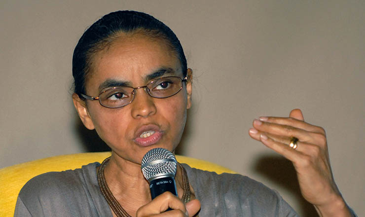  <strong> A senadora e ex-ministra Marina Silva deixa o PT: </strong> desacordo e mira em 2010