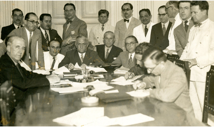  <strong> Comissão Especial de Repressão ao Comunismo </strong> durante reunião, em dezembro de 1935 
