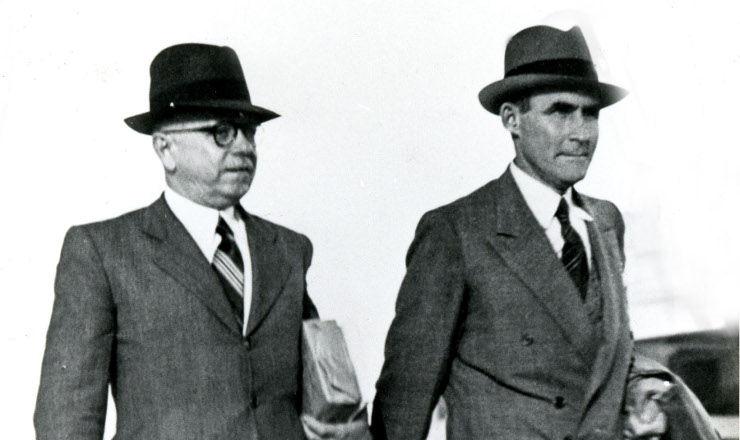  <strong> General Horta Barbosa</strong> , 1º presidente do Conselho Nacional do Petróleo, e Landulfo Alves, interventor federal na Bahia, em 1939 