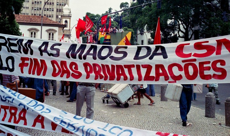  <strong> Protesto organizado pela CUT </strong> do lado de fora da Bolsa de Valores do Rio contra a privatização da CSN        