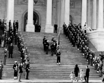 Kennedy é morto a tiros em Dallas