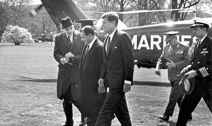  <strong> John Kennedy, presidente dos Estados Unidos, recepciona </strong> João Goulart na visita do presidente brasileiro aos EUA