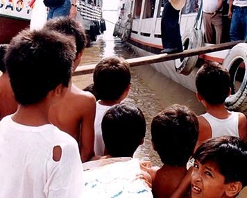 Caravanas vão ao Brasil profundo