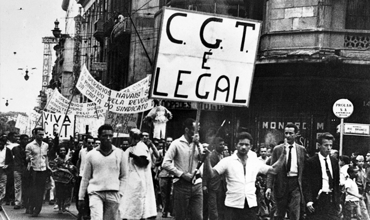  <strong> Passeata pela criação do CGT</strong> no Rio de Janeiro, em agosto de 1962 