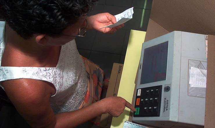  <strong> Eleitora de São Luís </strong> vota pela primeira vez em urna eletrônica 