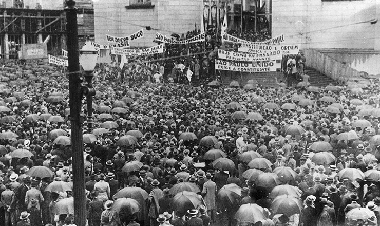  <strong> São Paulo Unido </strong> <strong> pela Constituinte: </strong> comício na praça da Sé